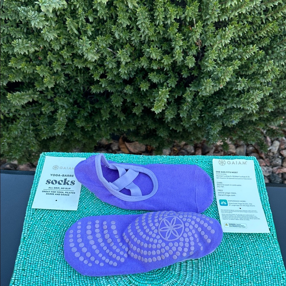 GAIAM Lavender Yoga Socks-brand new/never used-originally packed. - Picture 7 of 17